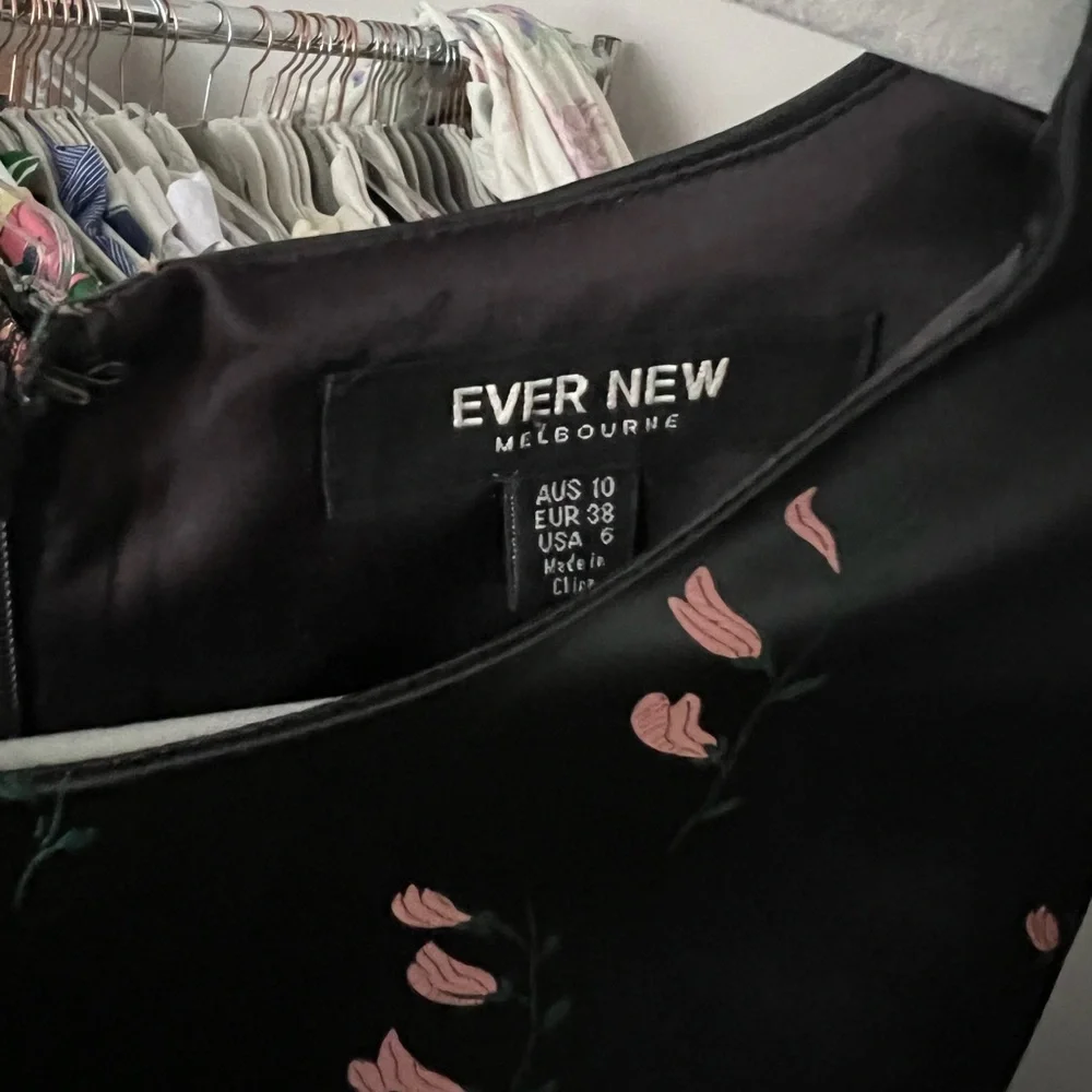 Ever New Black Floral Prom Dress - Picture 6 of 7